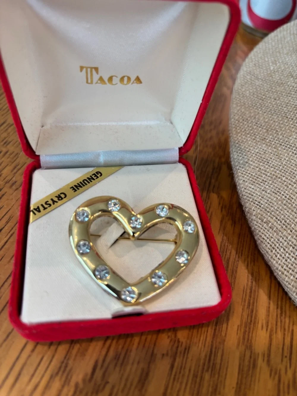 Tacoa Vintage Gold Heart Crystal Brooch - Gold
